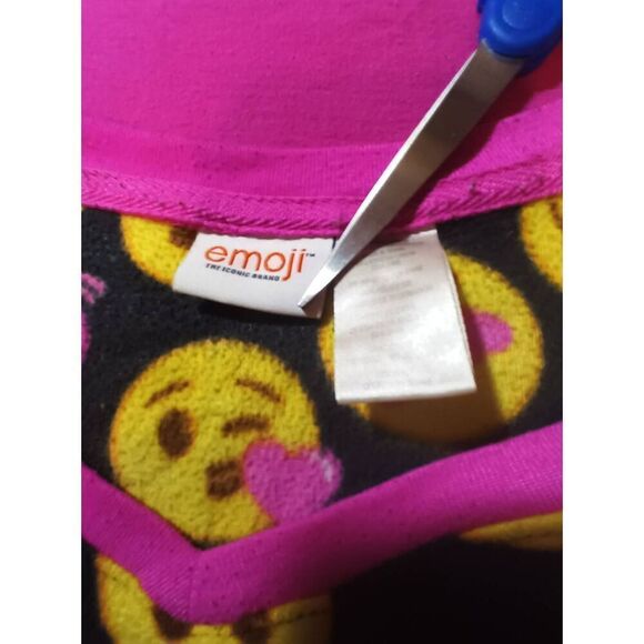 Emoji brand Ladies Velour Night Shirt - Size: Large (0644) - Picture 4 of 8